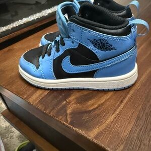 Jordan Kids' Sneakers in Black and Blue